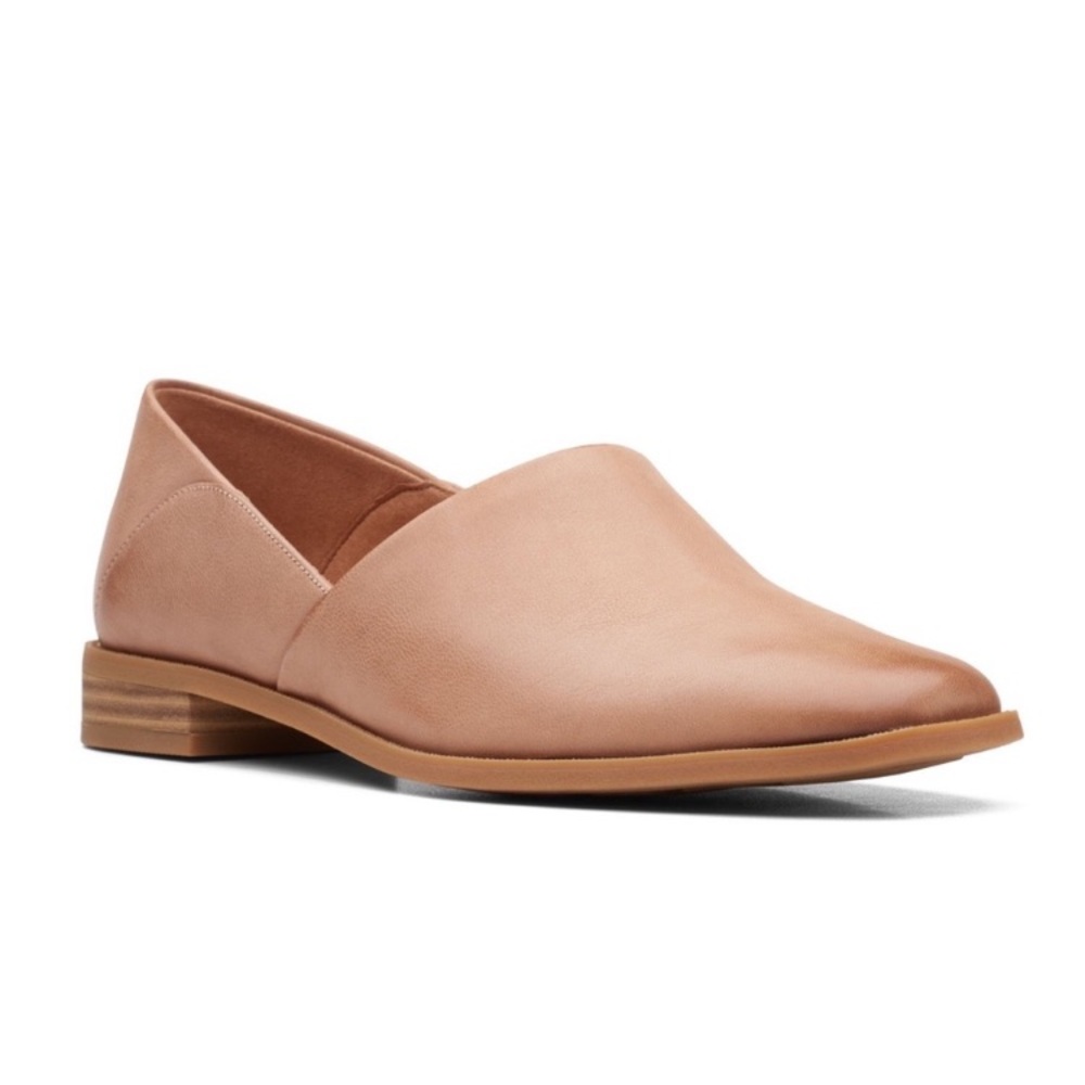 Clarks Pure Belle Loafers in Praline